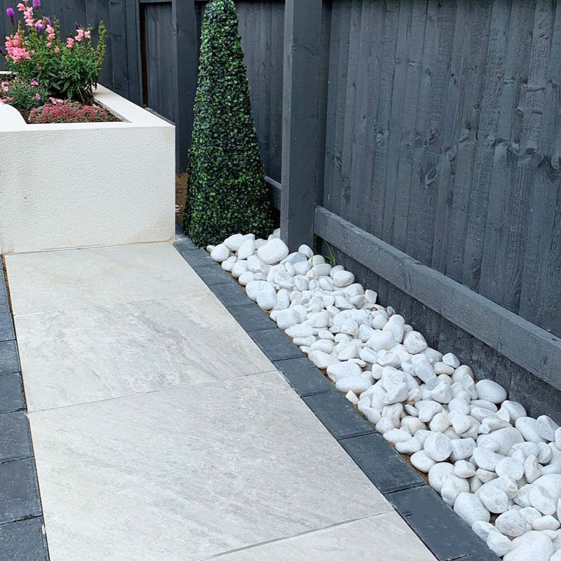 Load image into Gallery viewer, White Cobbles 50- 75mm - Maxi Bag - 20kg