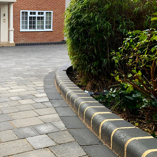 Lakeland B-Kerbs - Charcoal (140mm X 100mm X 140mm)