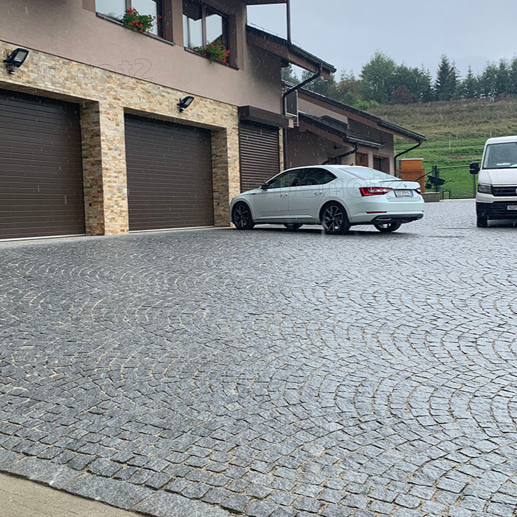 Load image into Gallery viewer, Dark Grey Granite Cobbles - 100 x 100 x 60mm Pack - Cropped
