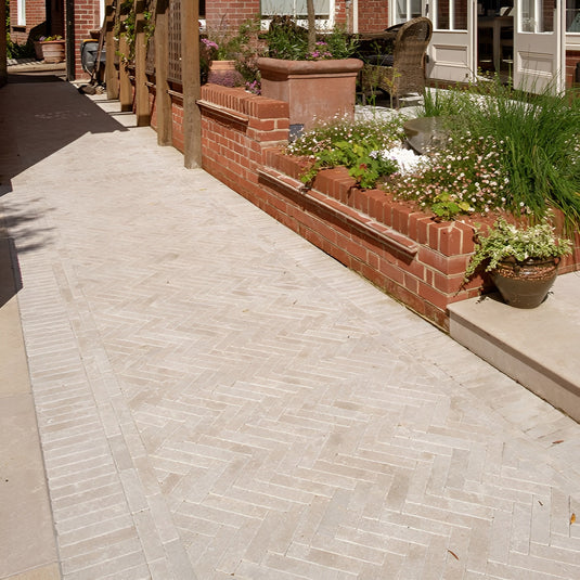 Egyptian - Beige Limestone Setts - 200 x 50 x 40mm - Sawn & Tumbled