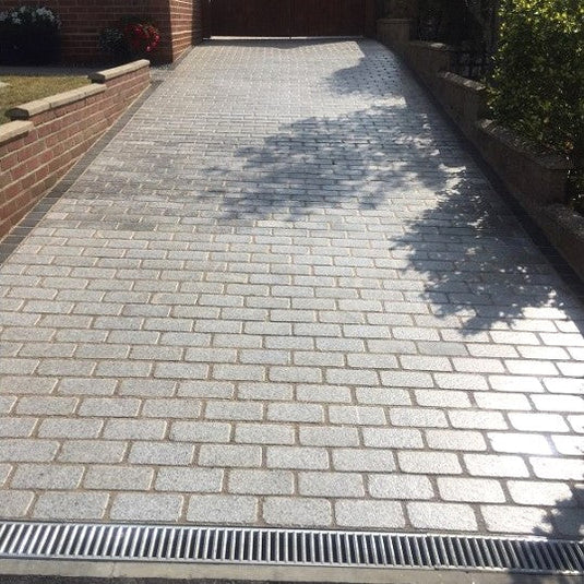 Light Grey Granite Block Paving - 200 x 100 x 50mm - Sawn, Tumbled & Honed